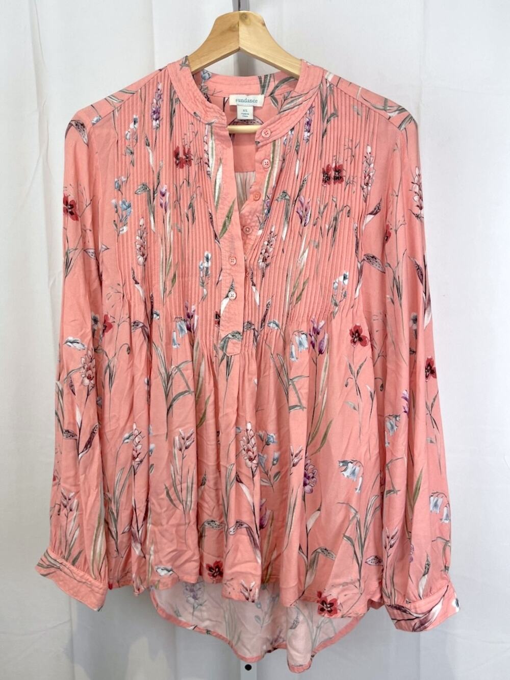 SUNDANCE Size XS Mystic Days Pintuck Pleat Popover Tunic Top Floral Rayon Pink